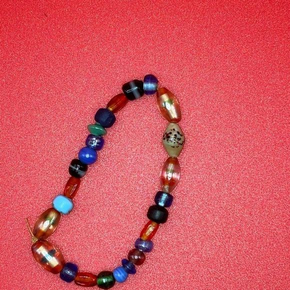 Lot of 4 Beaded Bracelets! - Picture 4 of 6